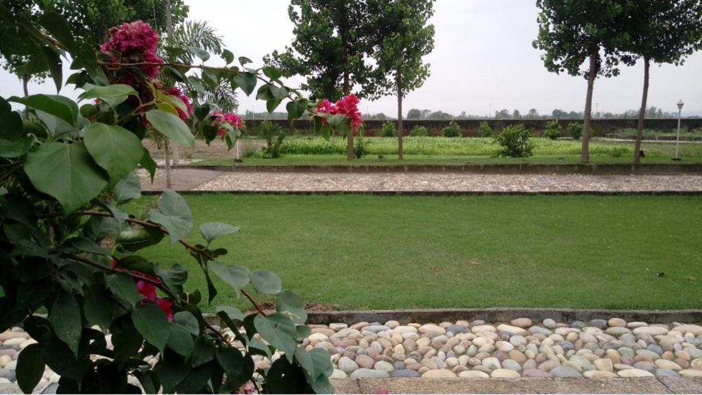 Hotel Anand At The Satluj Anandpur Sāhib Exterior foto